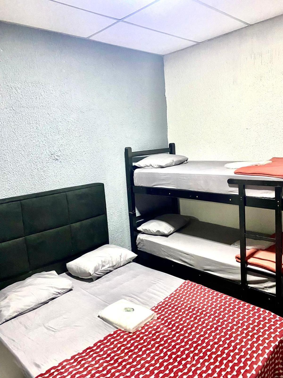 On Hostel II Gru Aeroporto Translado 24 Hs Гуарульюс Экстерьер фото