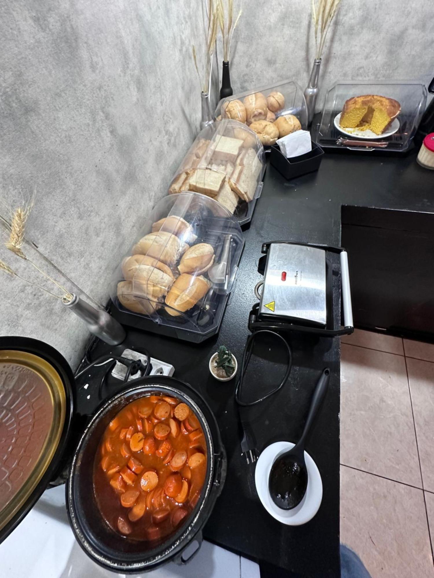On Hostel II Gru Aeroporto Translado 24 Hs Гуарульюс Экстерьер фото